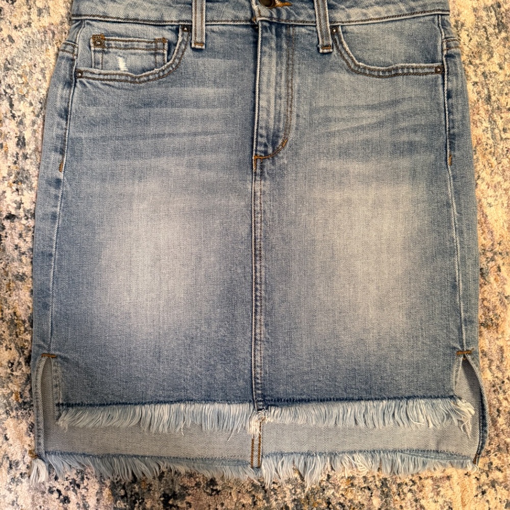 Like new!! Joe's Jeans Collector's Edition High-Low Frayed Denim Skirt w26 - Picture 3 of 9